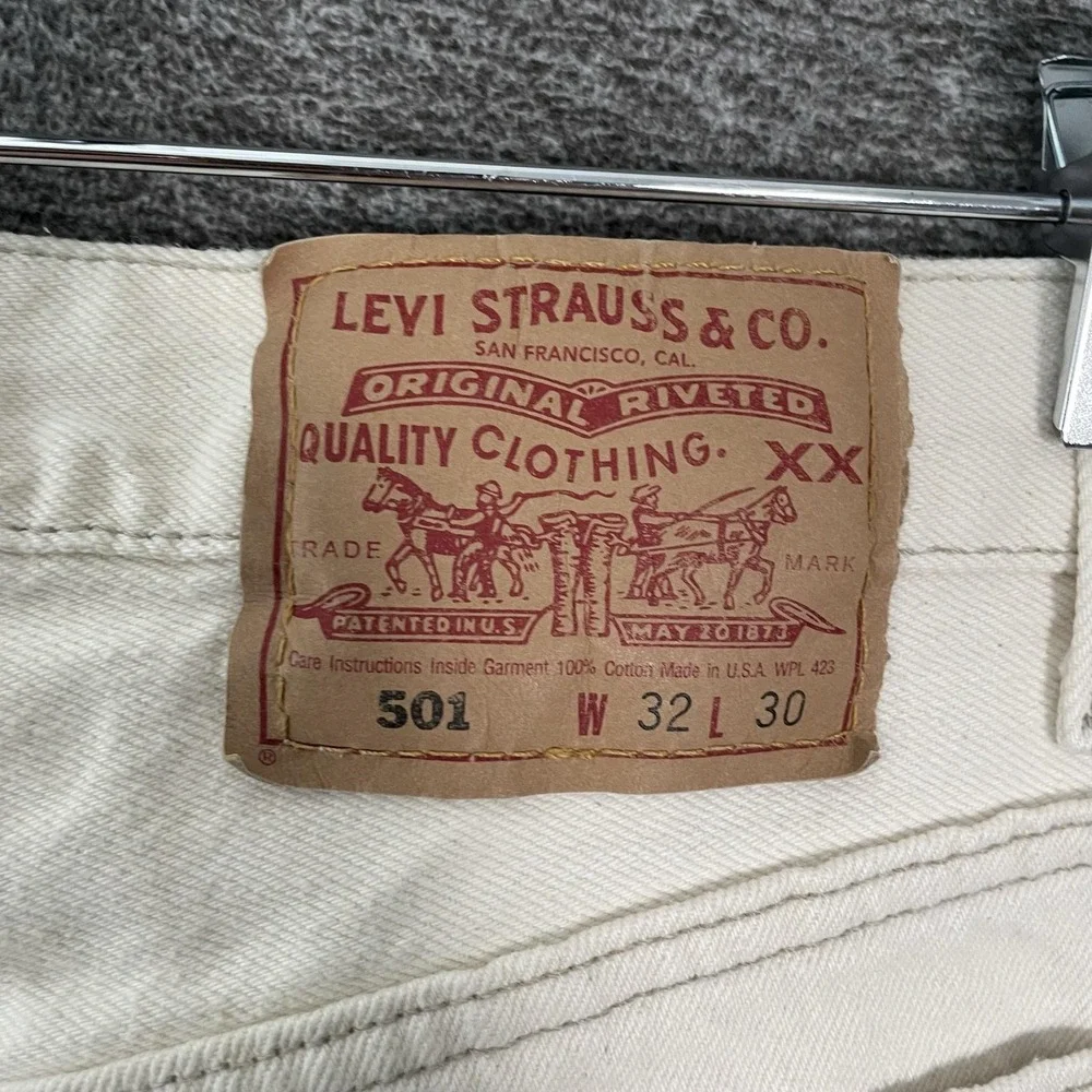 Vintage Levis 501 Jeans Mens 32x30 White Button Fly Straight Leg Made USA 90s